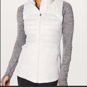 NWT white lululemon down for a run vest size 2